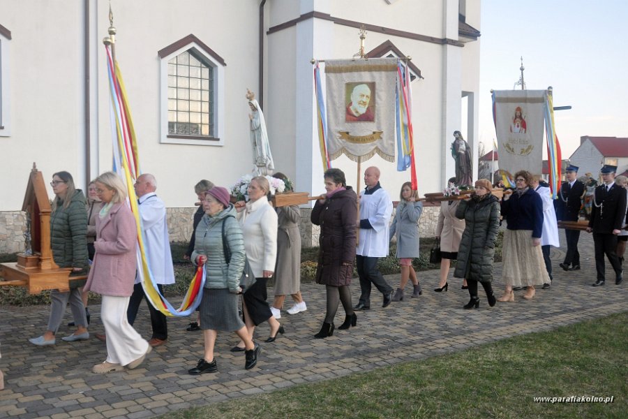 07 Procesja rezurekcyjna.jpg